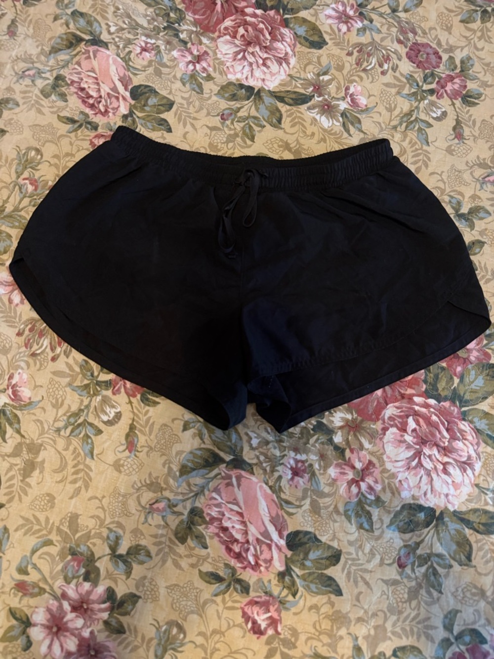 Old Navy black active athletic shorts size small but stretchy